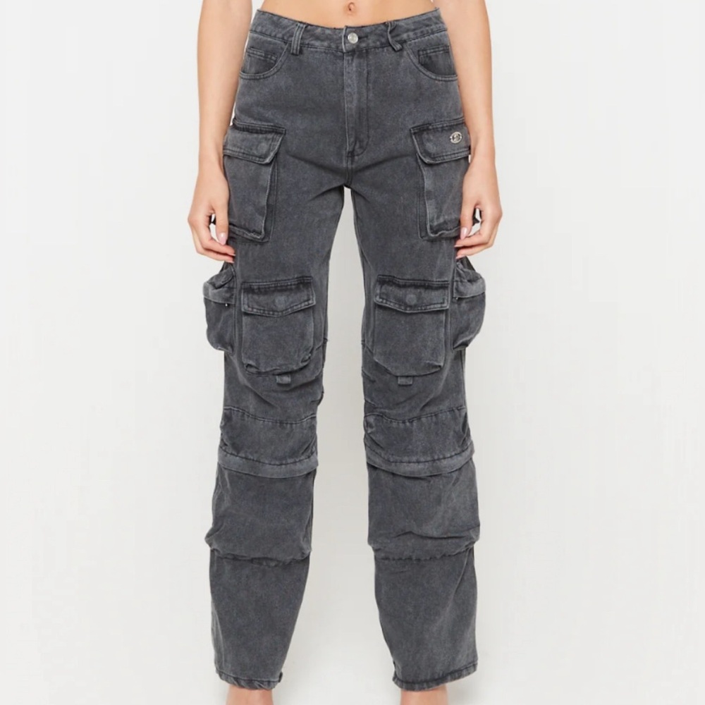 Luxe to Kill oversized black cargo pants in a size 4.
